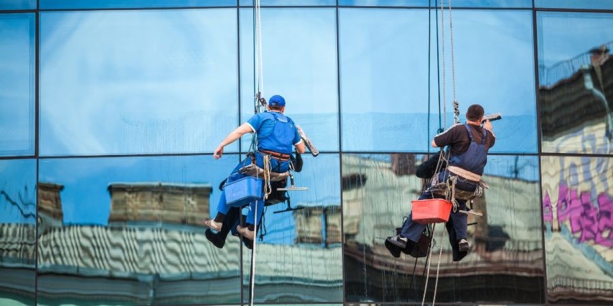 Rope Access Window Cleaning Services: Scaling New Heights in Maintenance