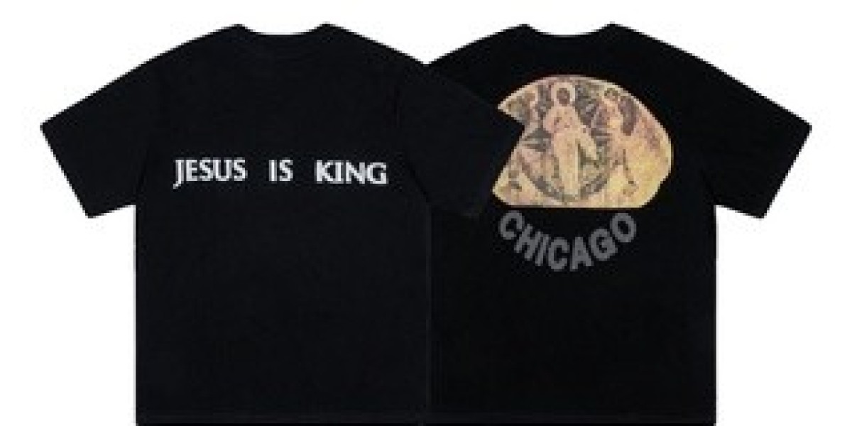 Jesus is King White Print T-Shirt A Testament to Faith and Fashion