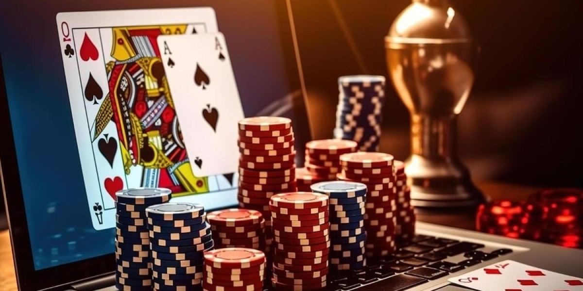 Baccarat Unveiled: Master the Art of Winning Online with a Smile