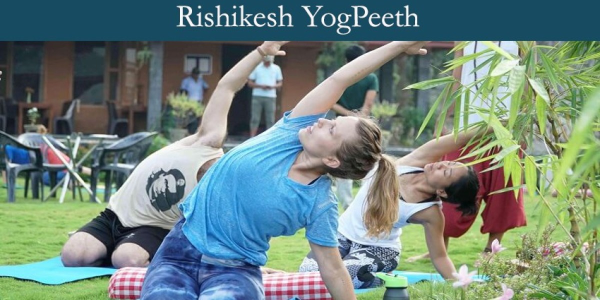 What to Expect from a Yoga Retreat at Rishikesh Yogpeeth
